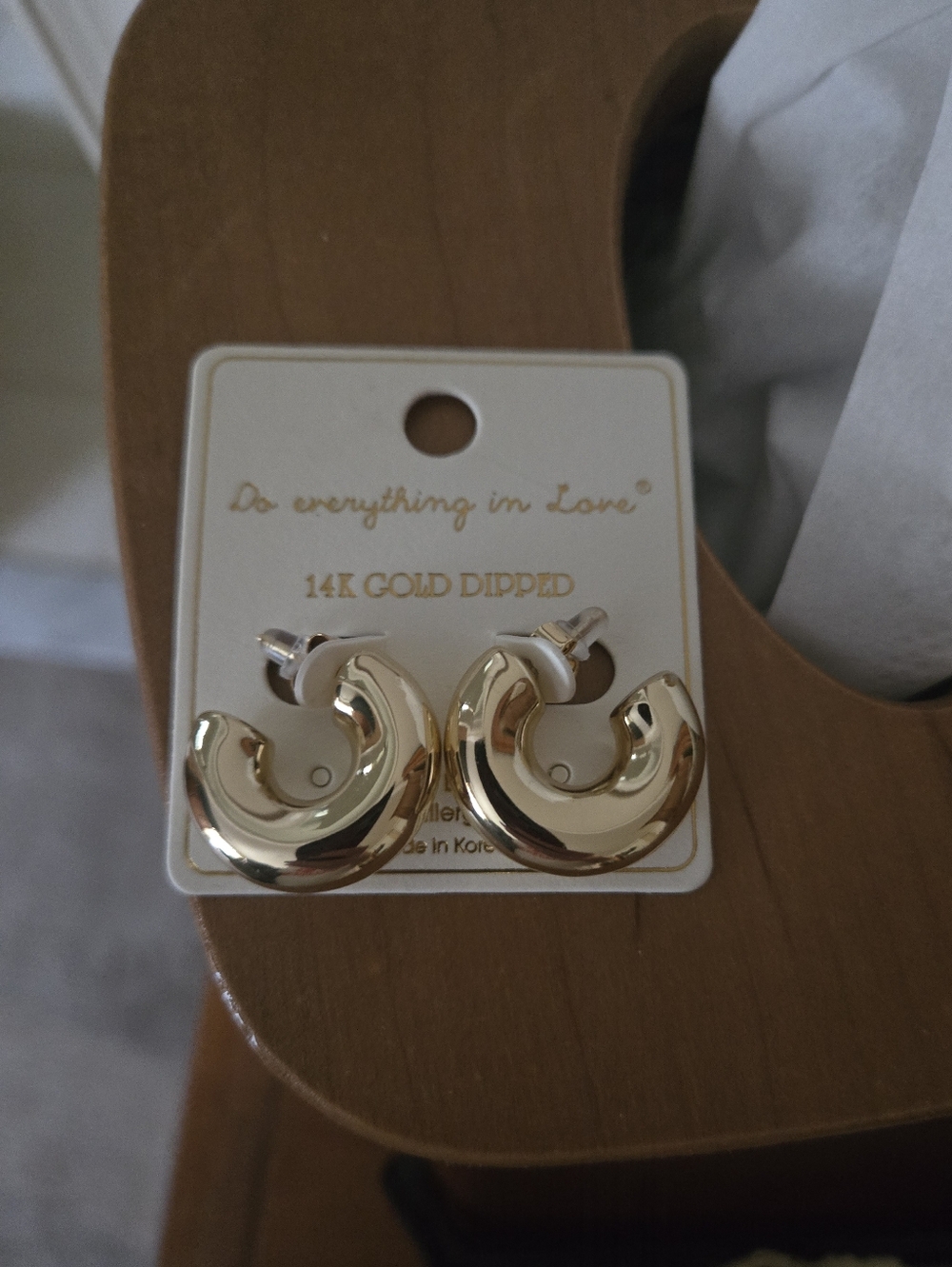 Classic Beauty Chunky Hoop Earrings - Gold